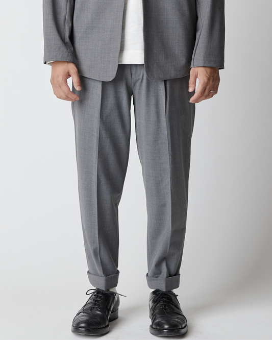 裾直し不要のcalm Tapered Slacks