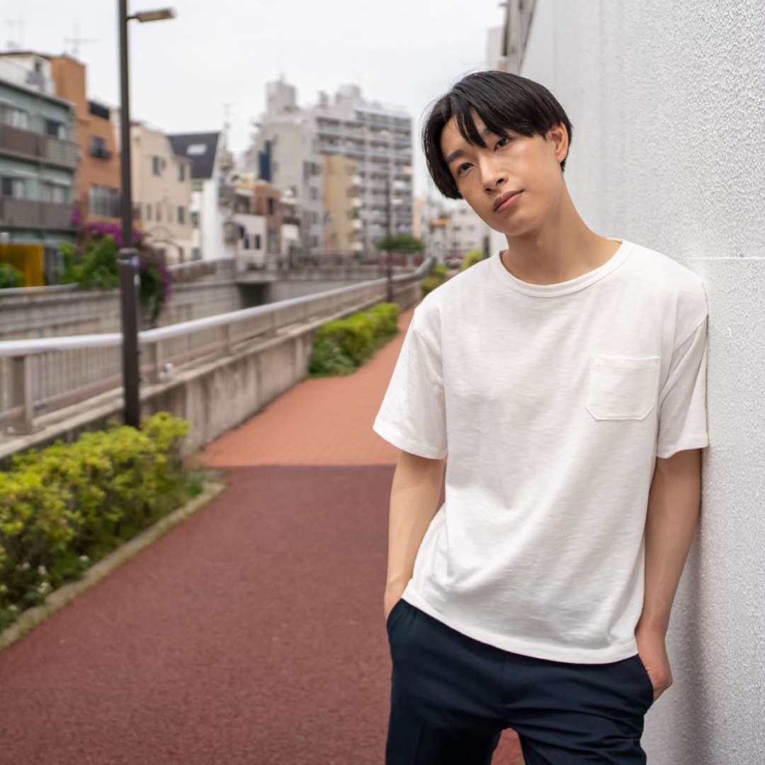 ジャストフィットのcalm Tshirt