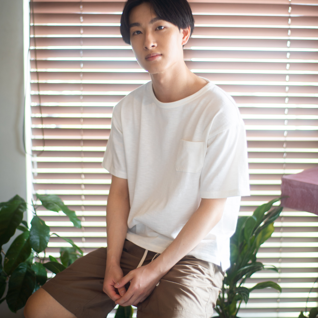 ジャストフィットのcalm Tshirt