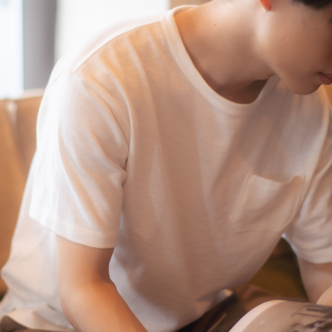 ジャストフィットのcalm Tshirt
